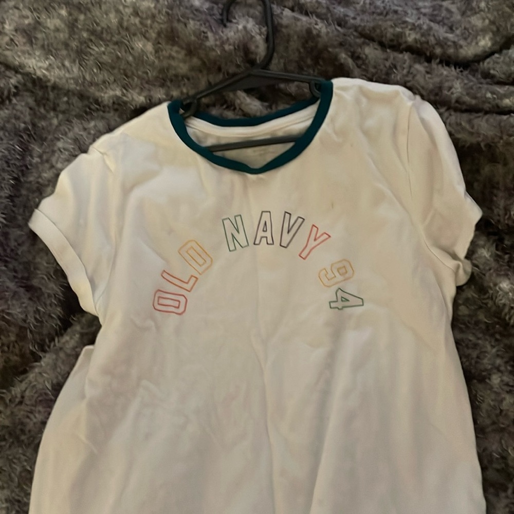 Old navy tee